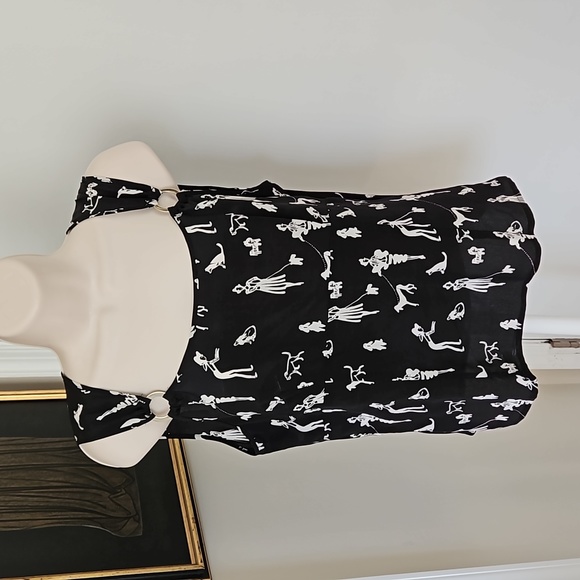 Spenser Jeremy Tops - Spenser Jeremy Dog Walking Silk Top Size M